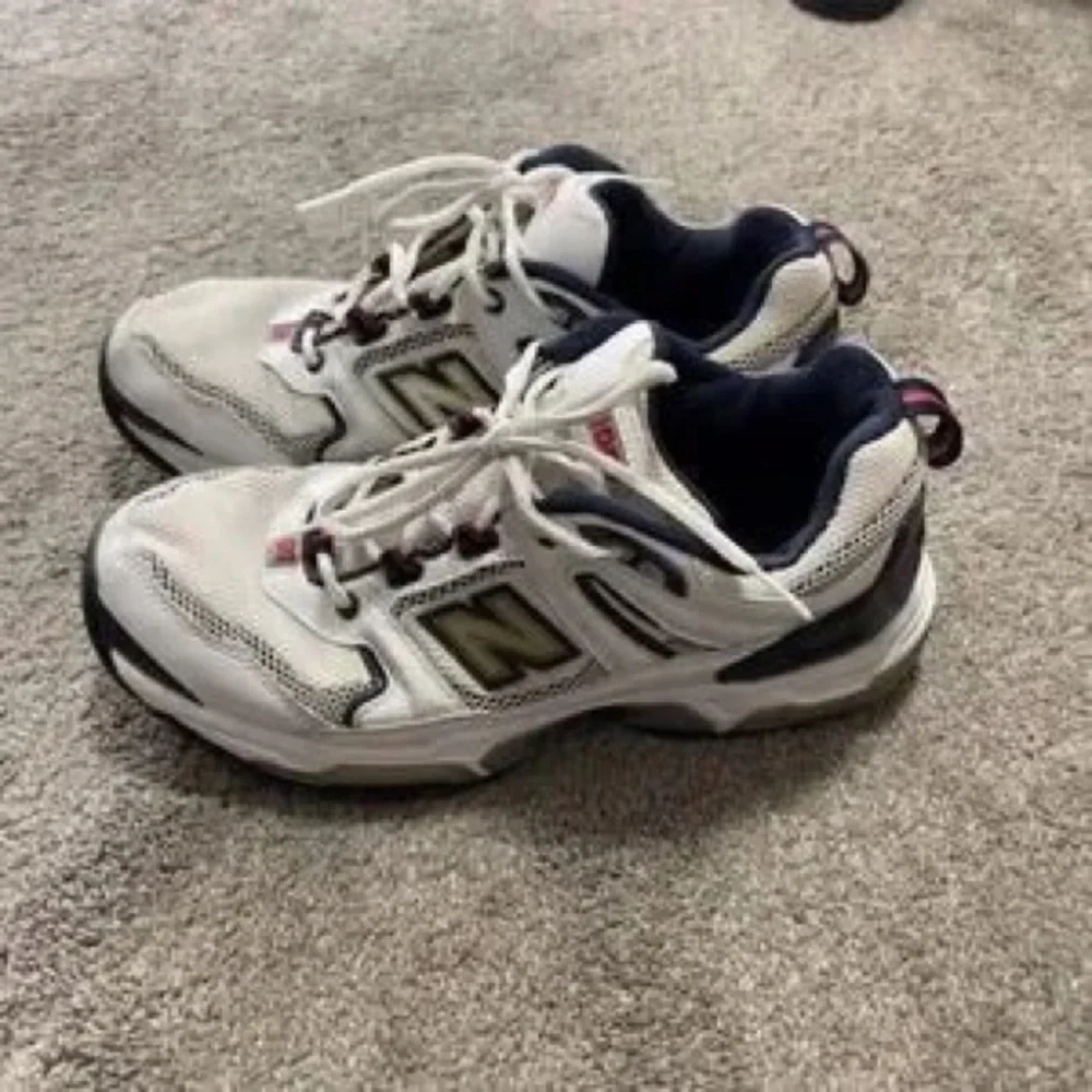 New Balance White and Navy Men's Sneakers